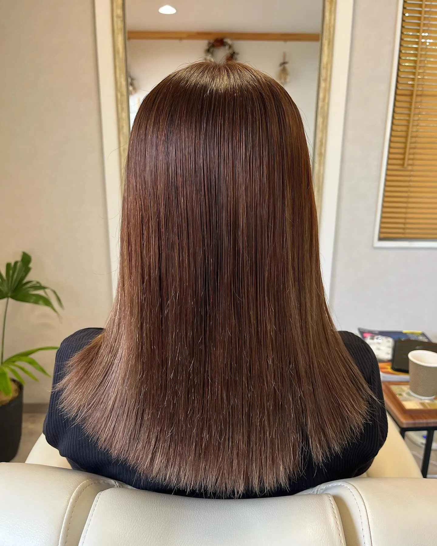 メテオカラーで髪の艶と軽い手触りがよみがえりました😊