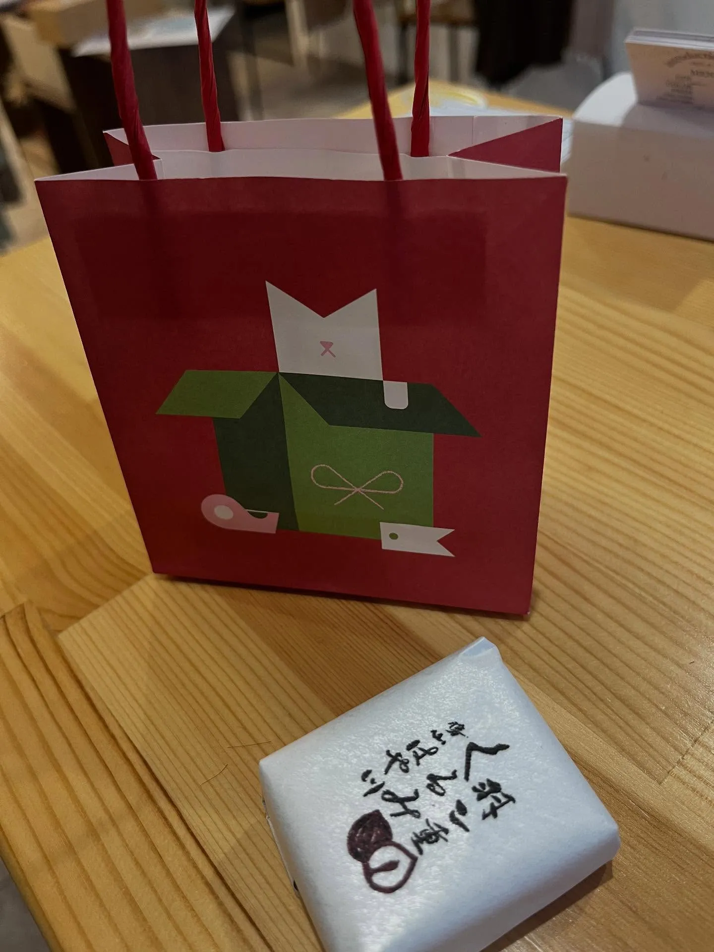 お客様から可愛い袋と美味しそうなお菓子のプレゼント🎁